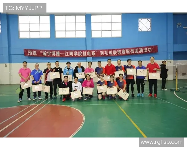 武汉羽毛球队比赛经验深度对比分析与其他队伍的差异与启示 武汉羽毛球队比赛经验深度对比分析与其他队伍的差异与启示