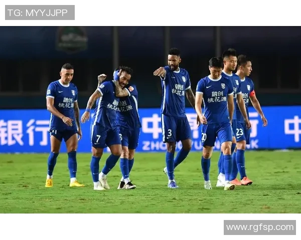 北京足球队强势领跑联赛积分榜61分稳居第一位置 北京足球队强势领跑联赛积分榜61分稳居第一位置