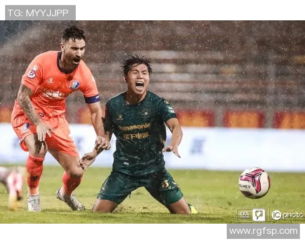 杭州足球队灵活性展现出色在联赛中的表现与战术分析 杭州足球队灵活性展现出色在联赛中的表现与战术分析