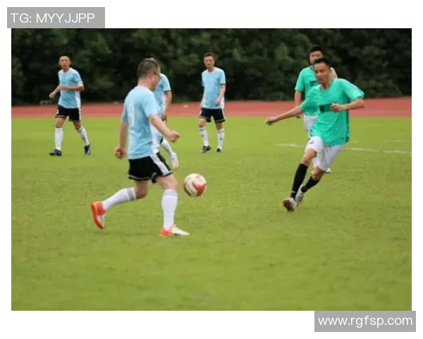 疫情过后足球明星重返赛场展现风采与激情的崭新篇章 疫情过后足球明星重返赛场展现风采与激情的崭新篇章